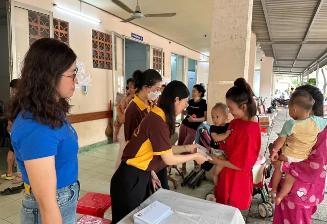 Hoạt động thiện nguyện tại bệnh viện nhi đồng ii