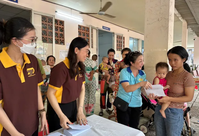 Hoạt động thiện nguyện tại bệnh viện nhi đồng ii