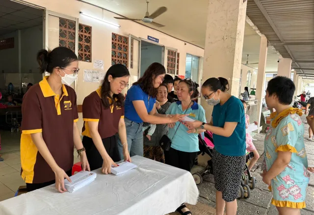 Hoạt động thiện nguyện tại bệnh viện nhi đồng ii