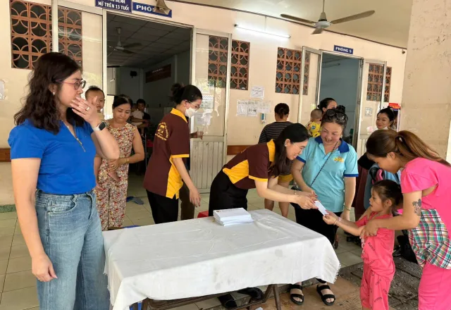Hoạt động thiện nguyện tại bệnh viện nhi đồng ii