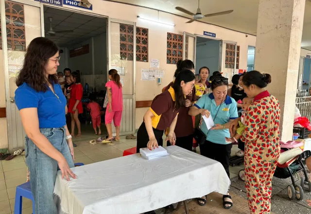 Hoạt động thiện nguyện tại bệnh viện nhi đồng ii
