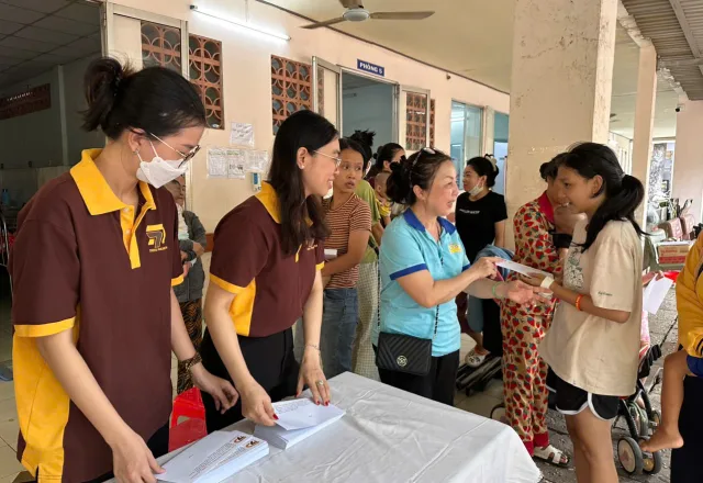 Hoạt động thiện nguyện tại bệnh viện nhi đồng ii