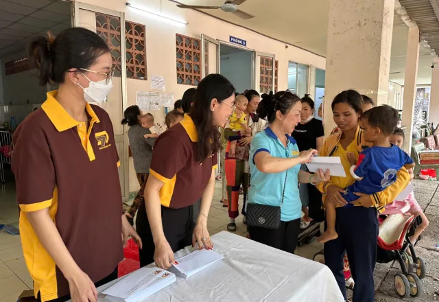 Hoạt động thiện nguyện tại bệnh viện nhi đồng ii